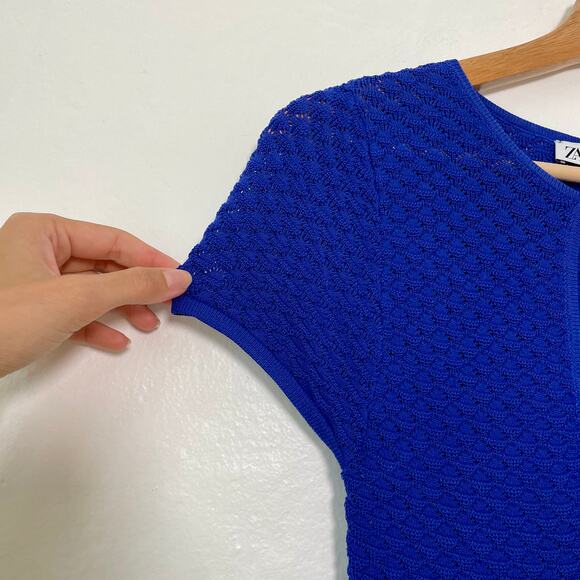 Zara – Cobalt Blue Open Crochet Knit Chain Detail Fitted Maxi Dress - Picture 5 of 8